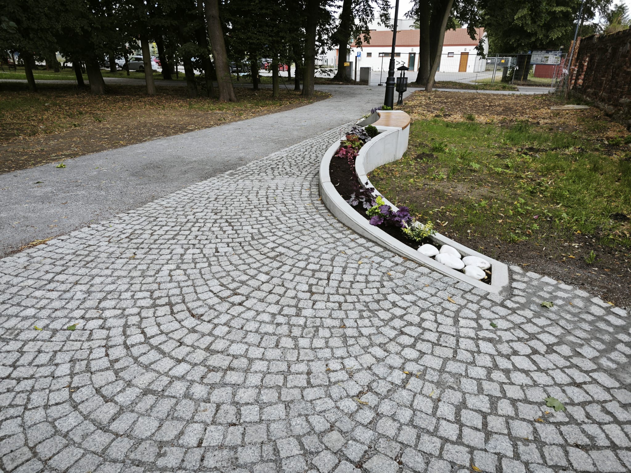 Park w Jelczu-Laskowicach