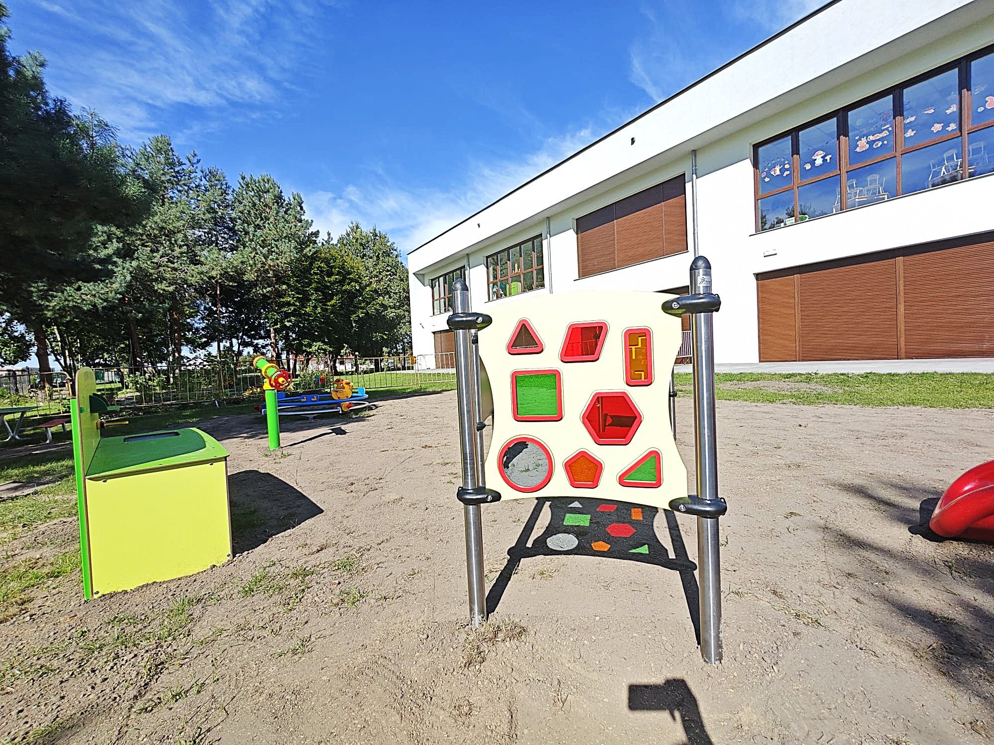 Plac zabaw przy gminnym żłobku w Jelczu-Laskowicach