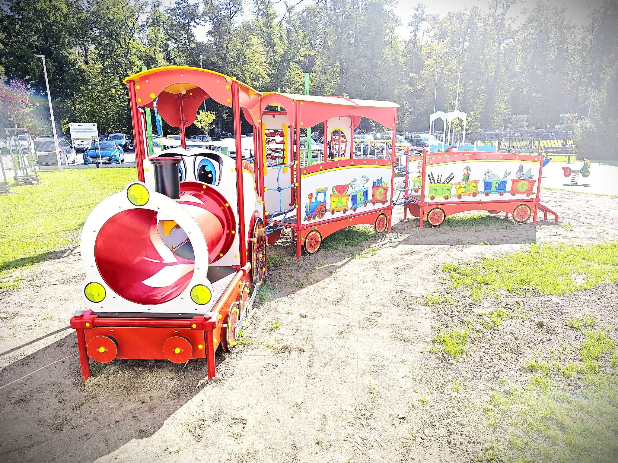 Plac zabaw przy gminnym żłobku w Jelczu-Laskowicach