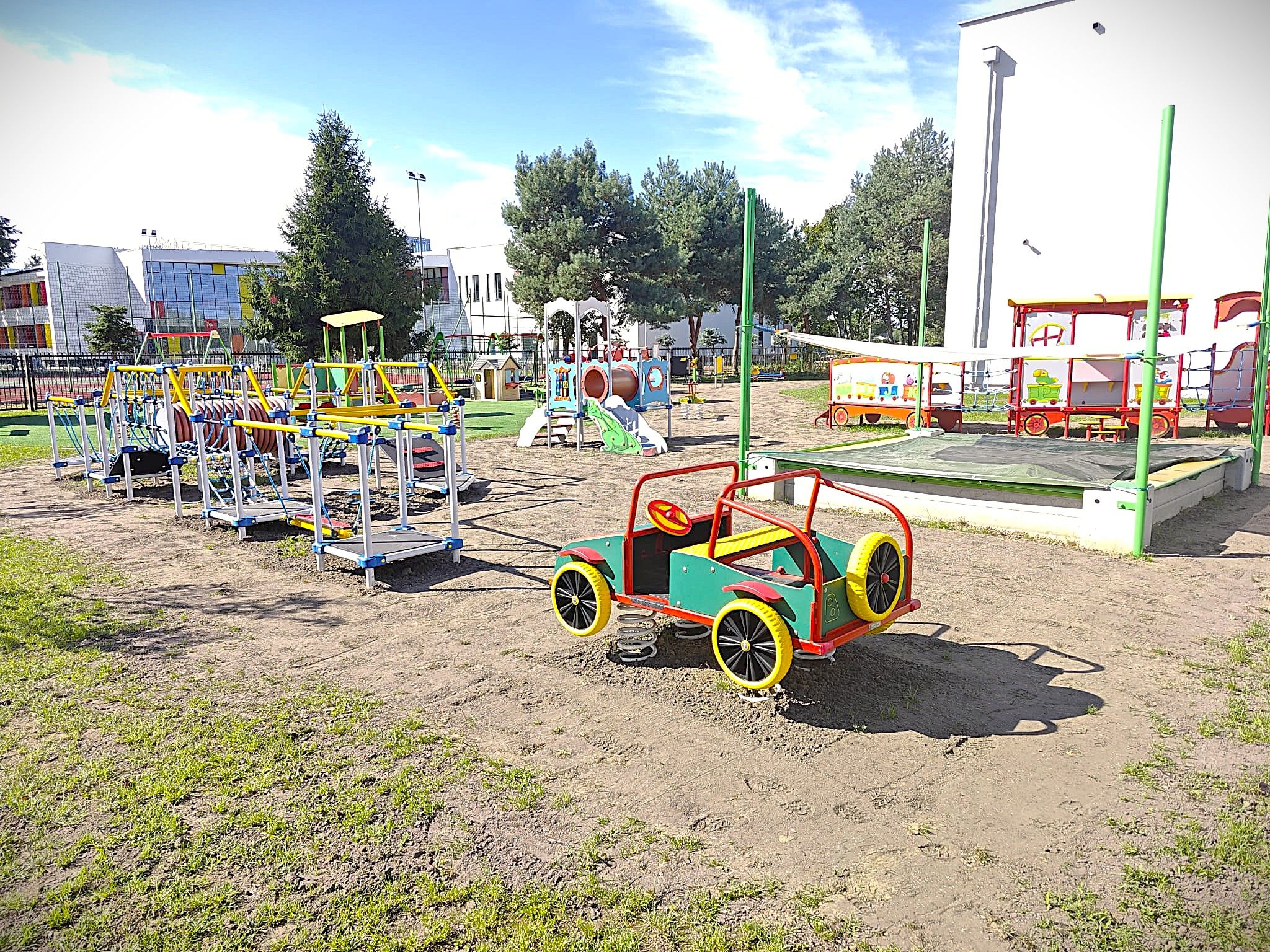 Plac zabaw przy gminnym żłobku w Jelczu-Laskowicach