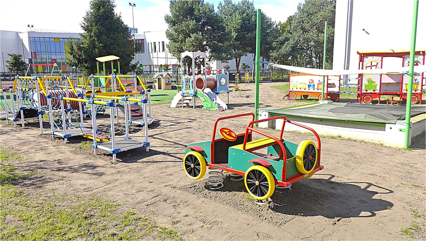 Plac zabaw przy gminnym żłobku w Jelczu-Laskowicach